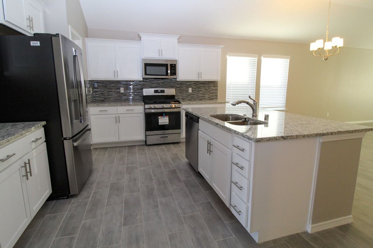 1217 Golden Summer Ct - Photo 5 of 23