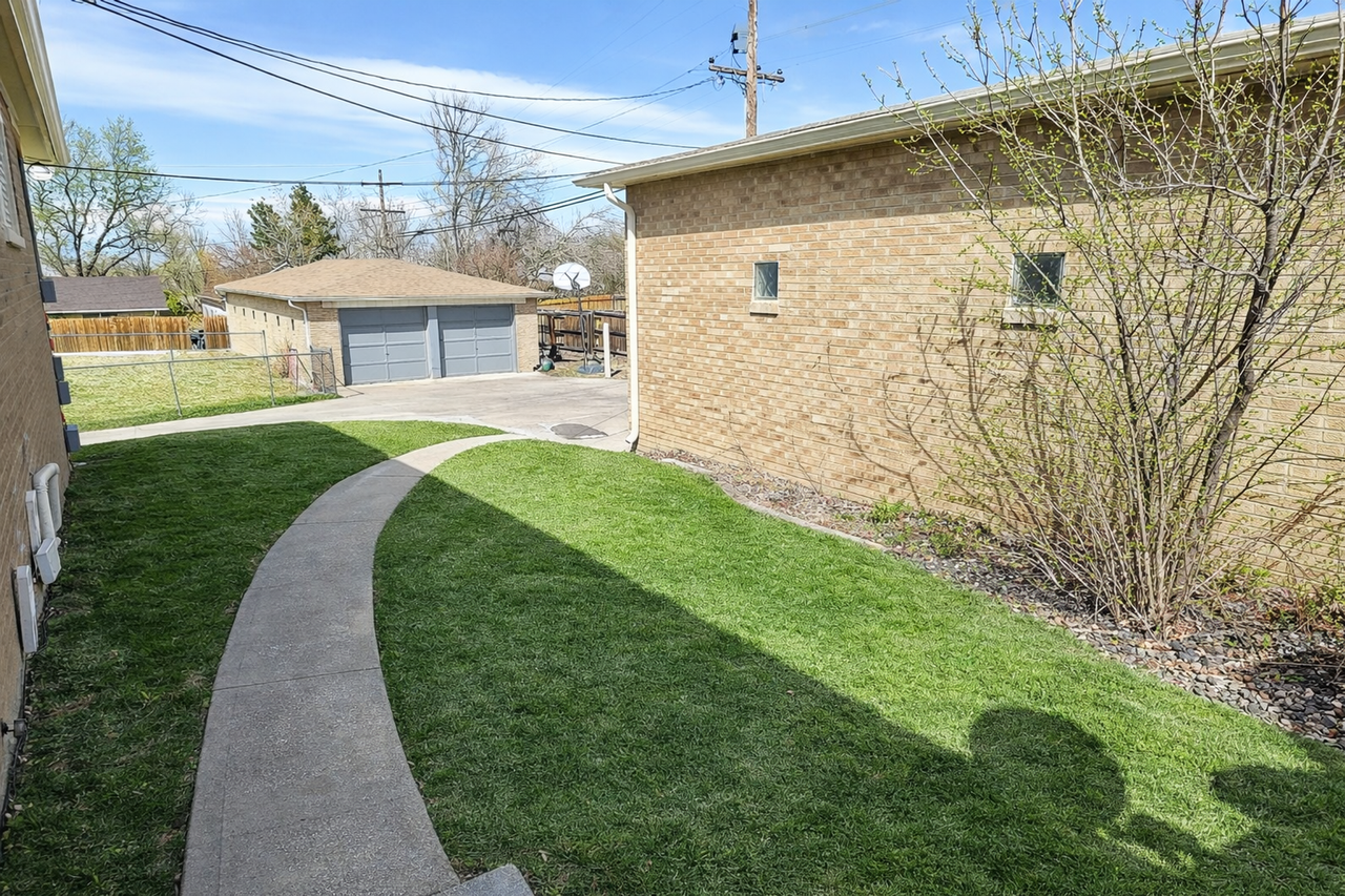 Ammons Apartments at Belmar - Photo 3 of 4