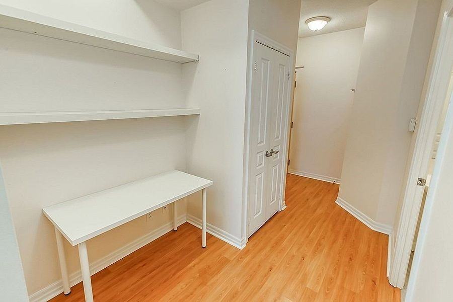 220 Burnhamthorpe Road West - Photo 4 of 7