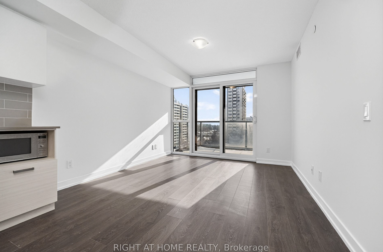 125 Redpath Avenue #602 - Photo 3 of 11