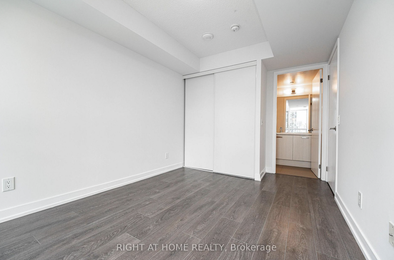 125 Redpath Avenue #602 - Photo 5 of 11