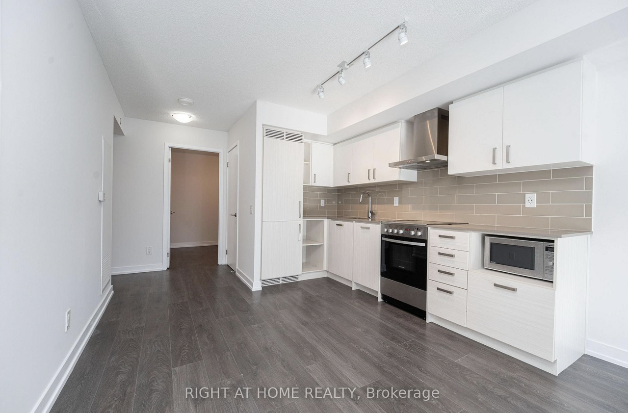 125 Redpath Avenue #602 - Photo 2 of 11