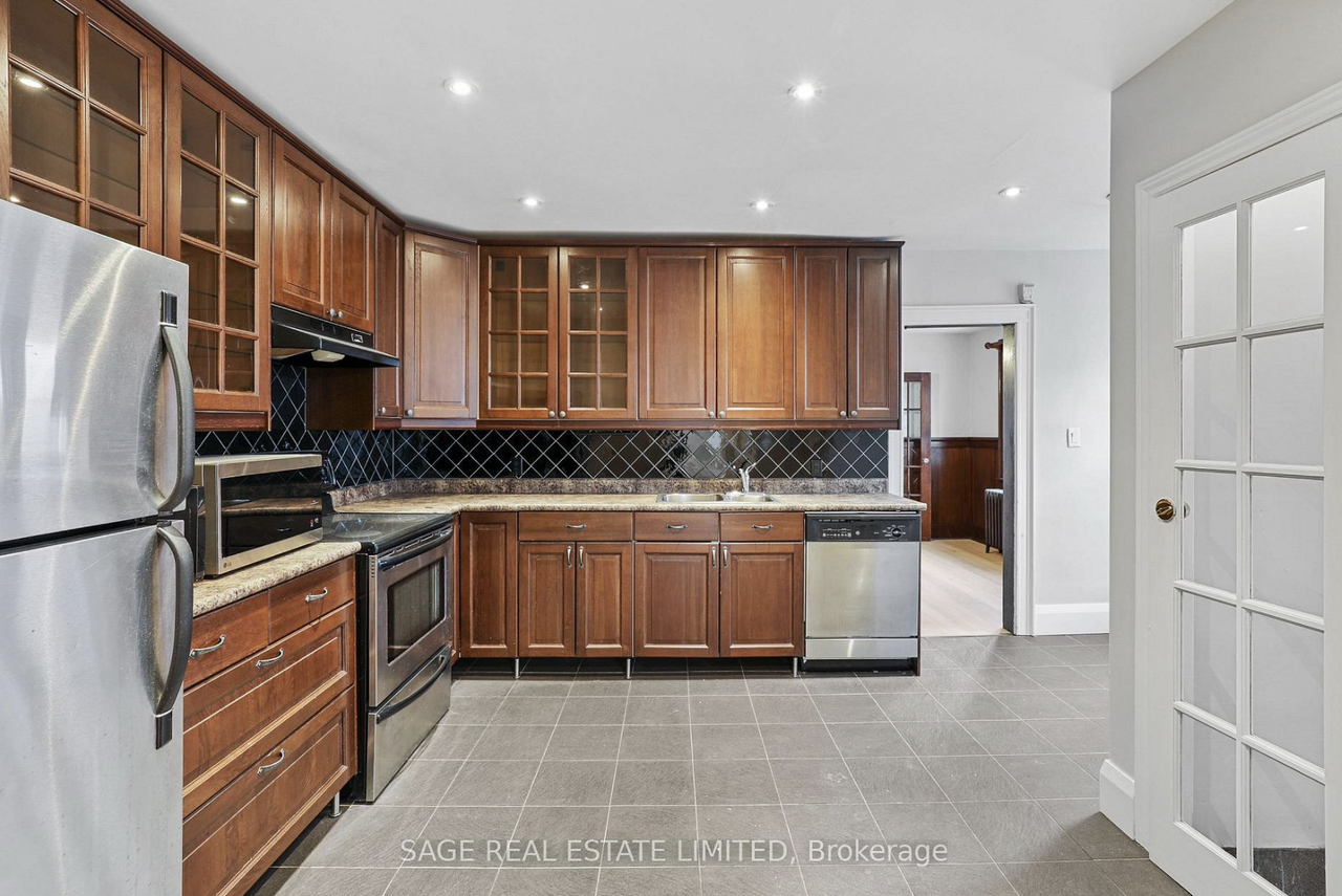 95 Hillsdale Avenue East - Photo 2 of 8