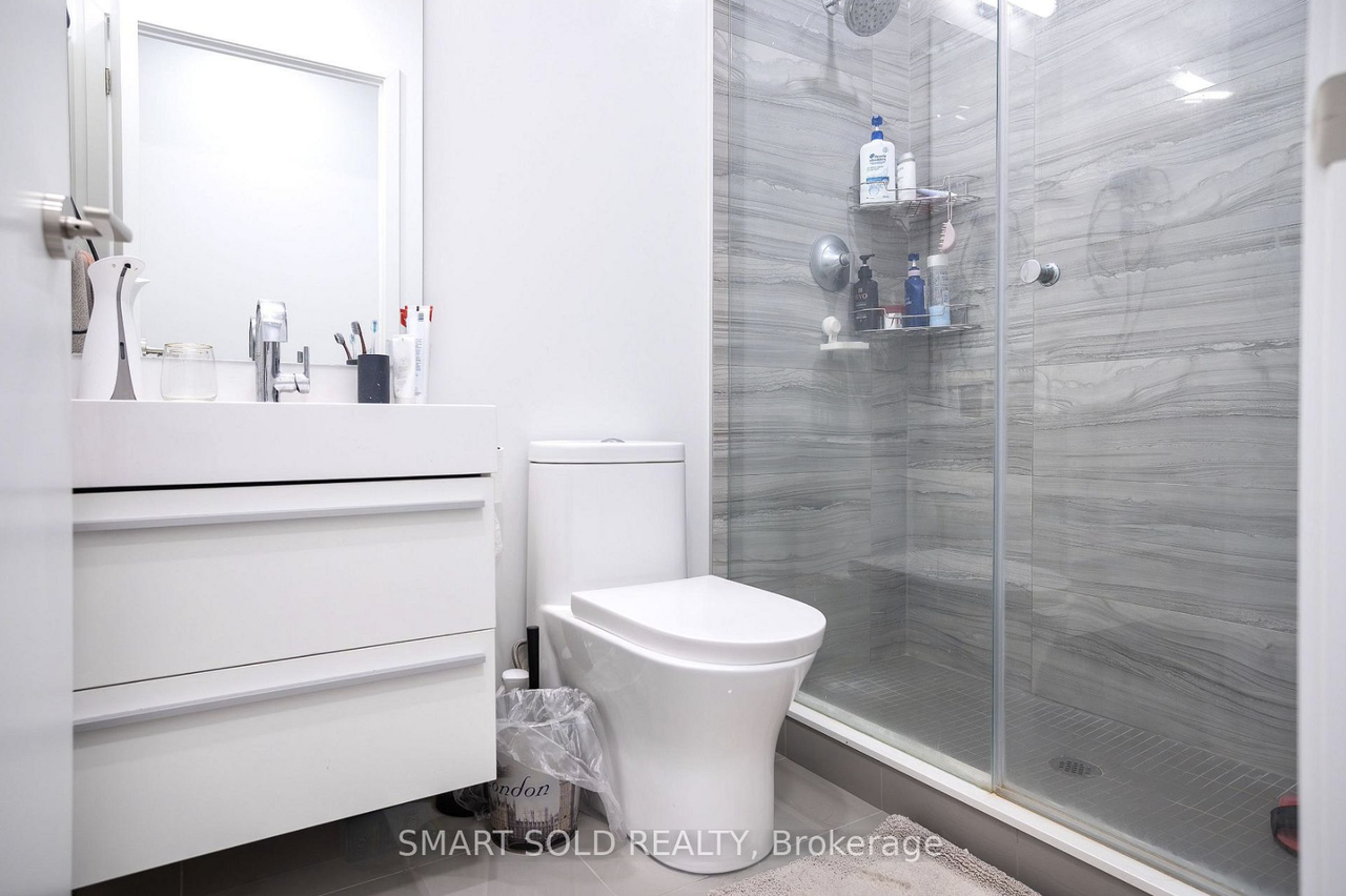 39 Roehampton Avenue #503 - Photo 7 of 7
