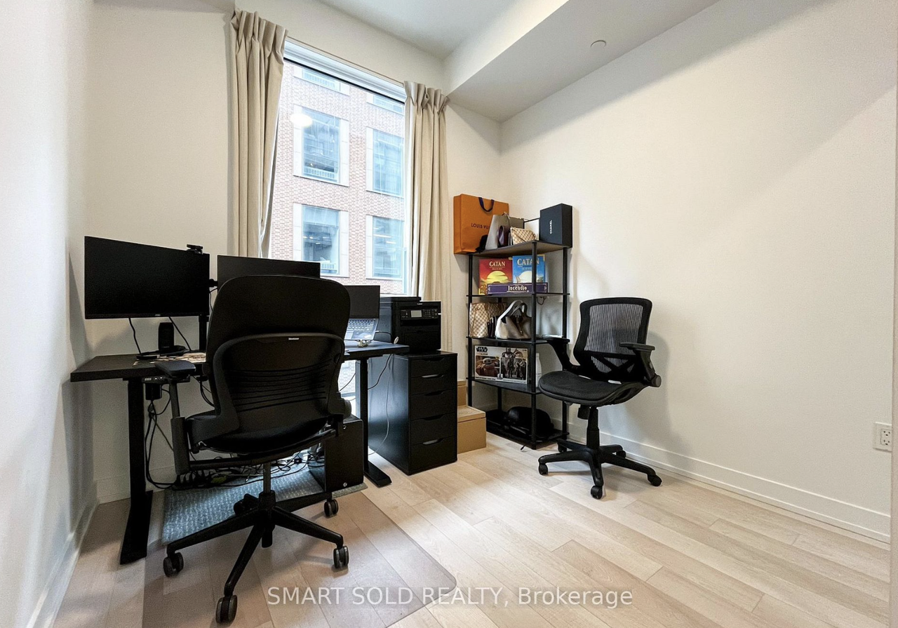 39 Roehampton Avenue #503 - Photo 5 of 7