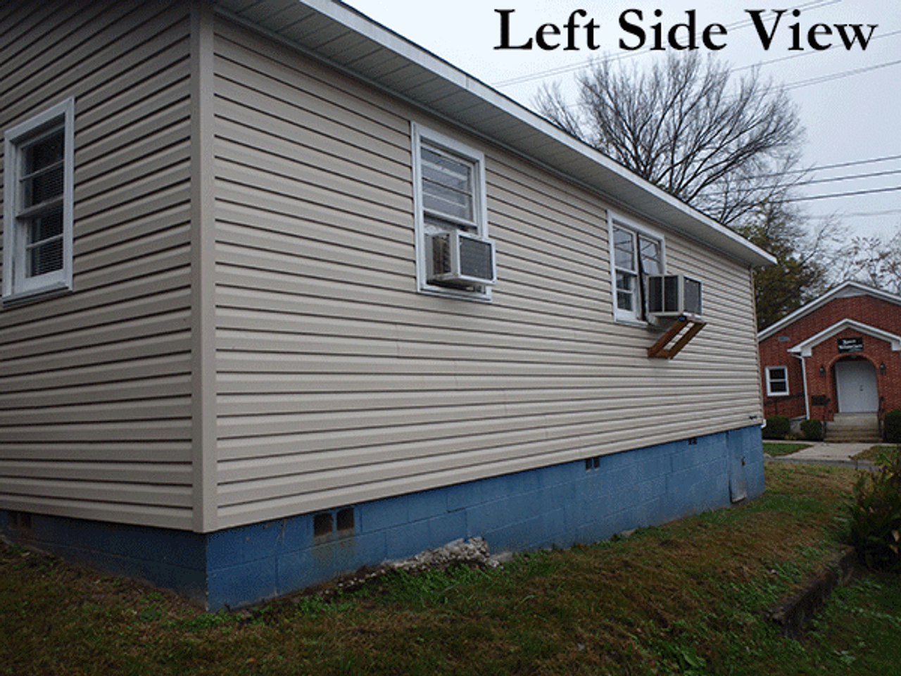 225 Roberts St - Photo 5 of 15