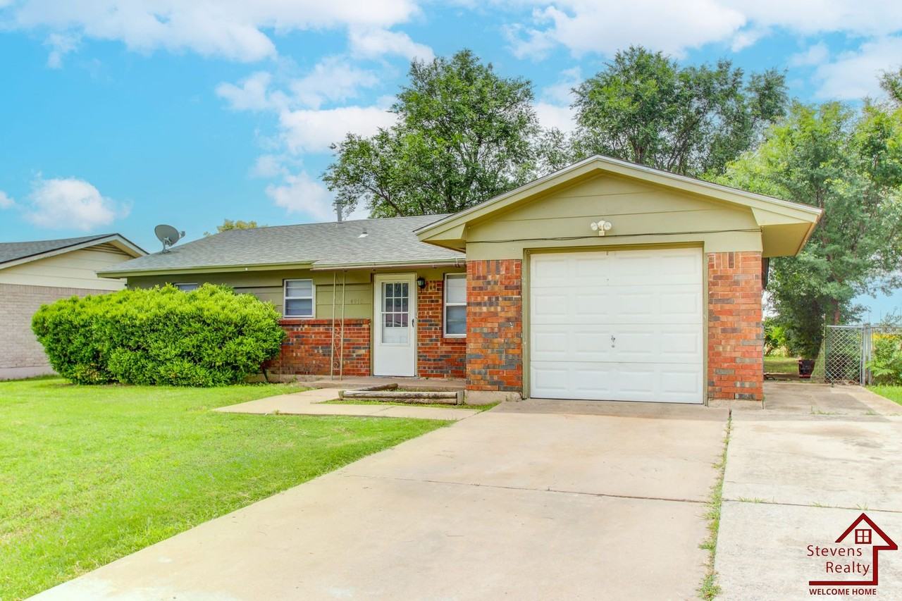 4910 Nw Pollard Ave - Photo 3 of 20