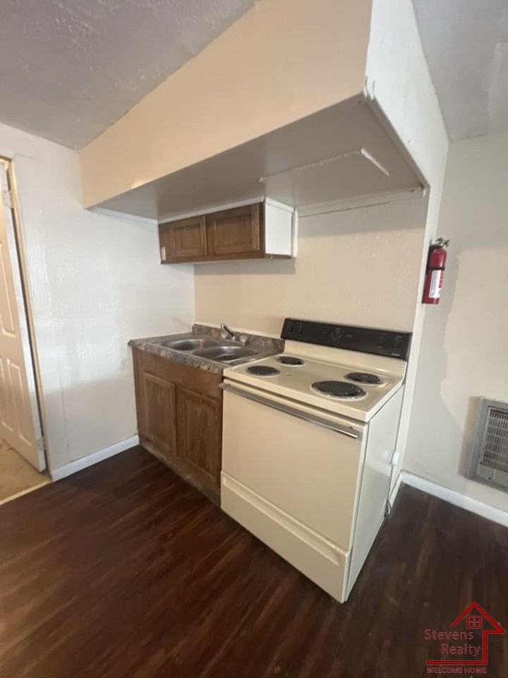 180 E Stevens St - Photo 6 of 6