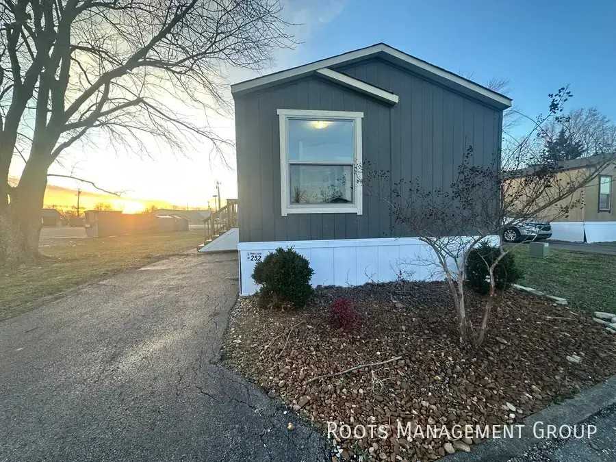 252 Riviera Courts Dr #252 - Photo 2 of 19