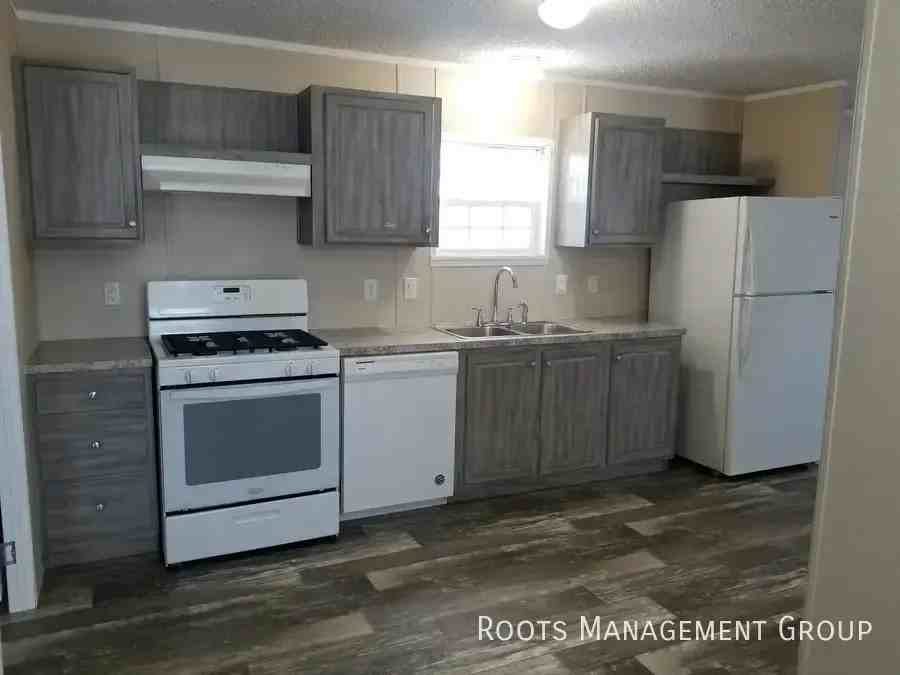 13029 Virginia Dr #72 - Photo 3 of 10