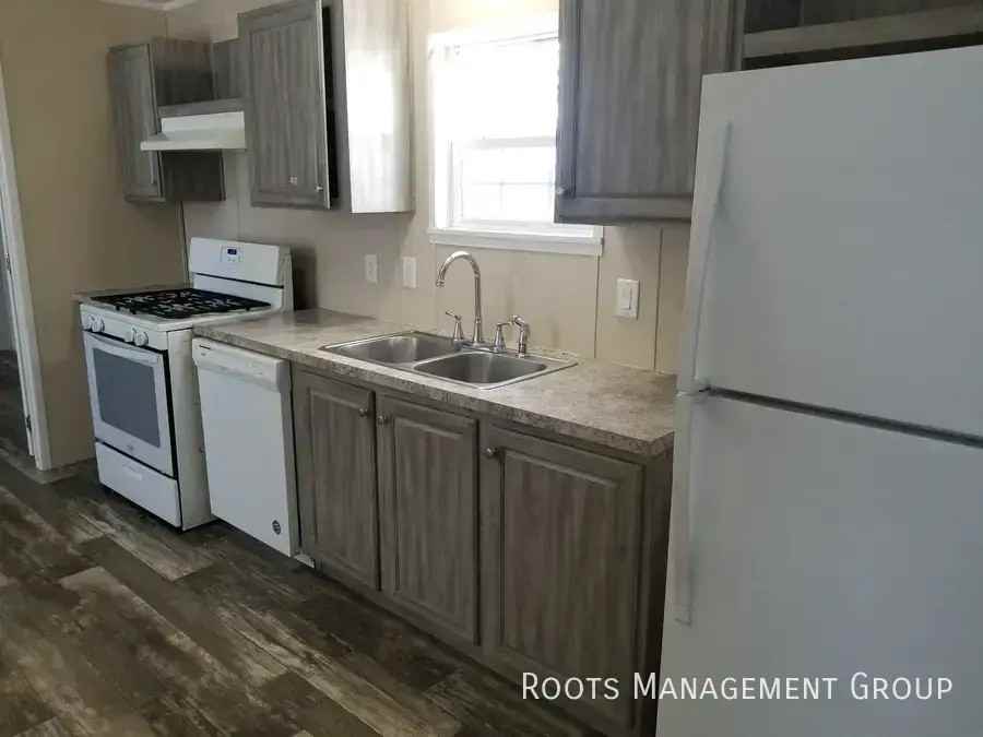 13029 Virginia Dr #72 - Photo 5 of 10