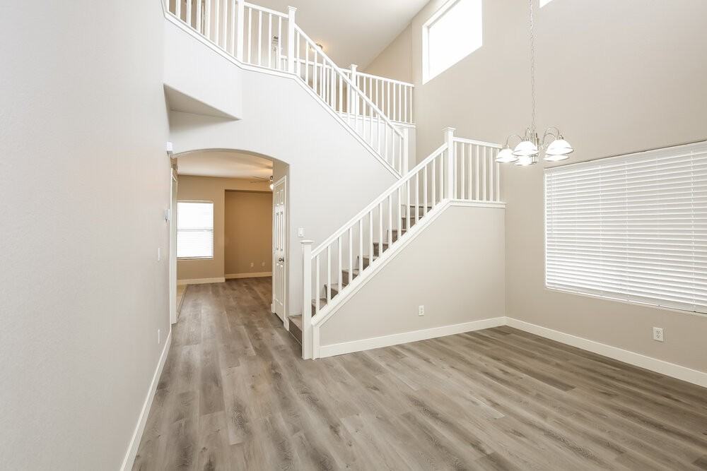 708 Fort Mandan Ct - Photo 7 of 17