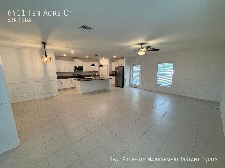 6411 Ten Acre Ct - Photo 4 of 40