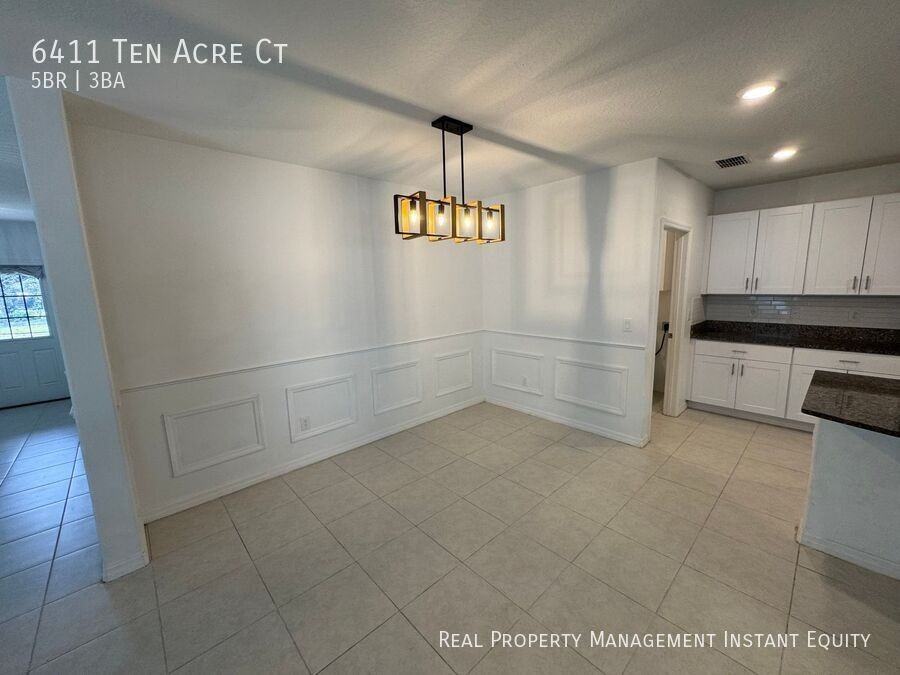 6411 Ten Acre Ct - Photo 7 of 40