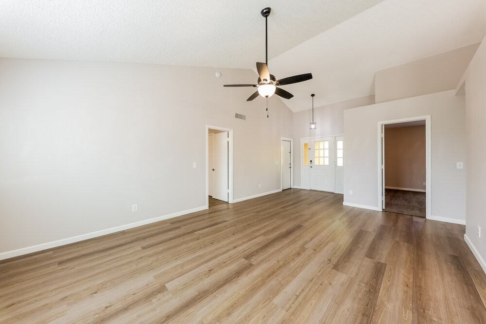 515 W Montoya Ln - Photo 4 of 16