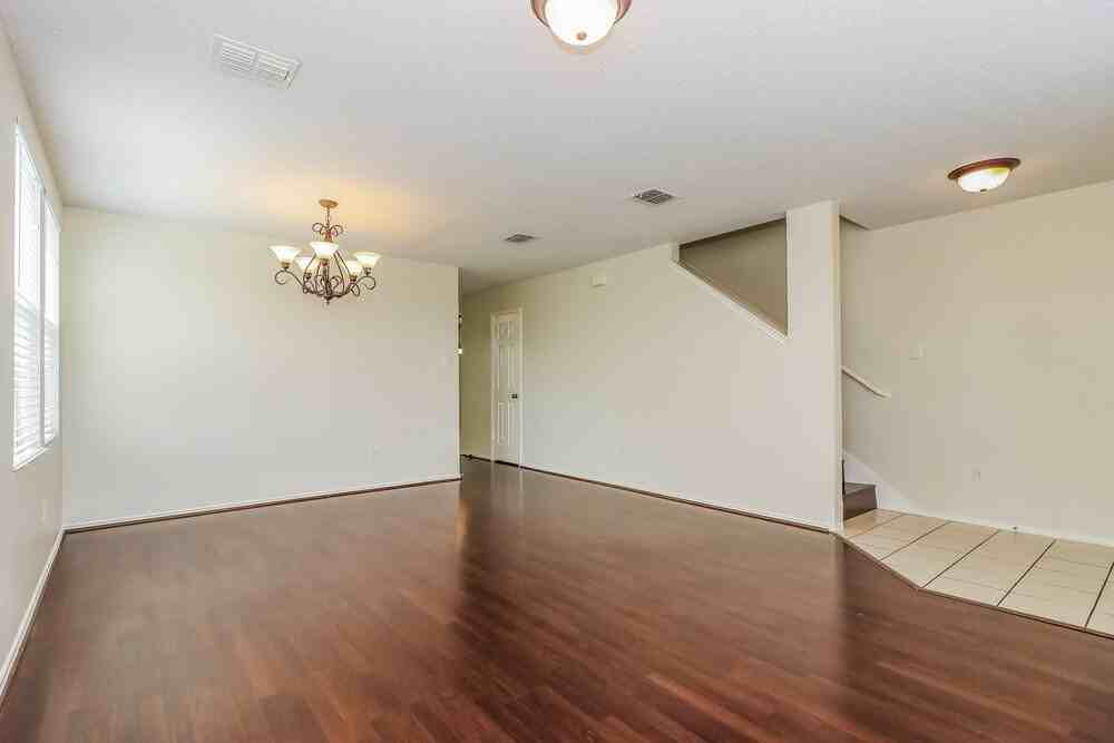 1113 Scarlet Sage Pkwy - Photo 4 of 15