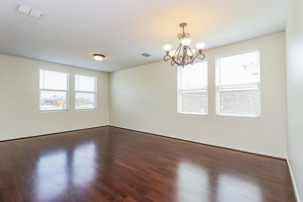 1113 Scarlet Sage Pkwy - Photo 5 of 15