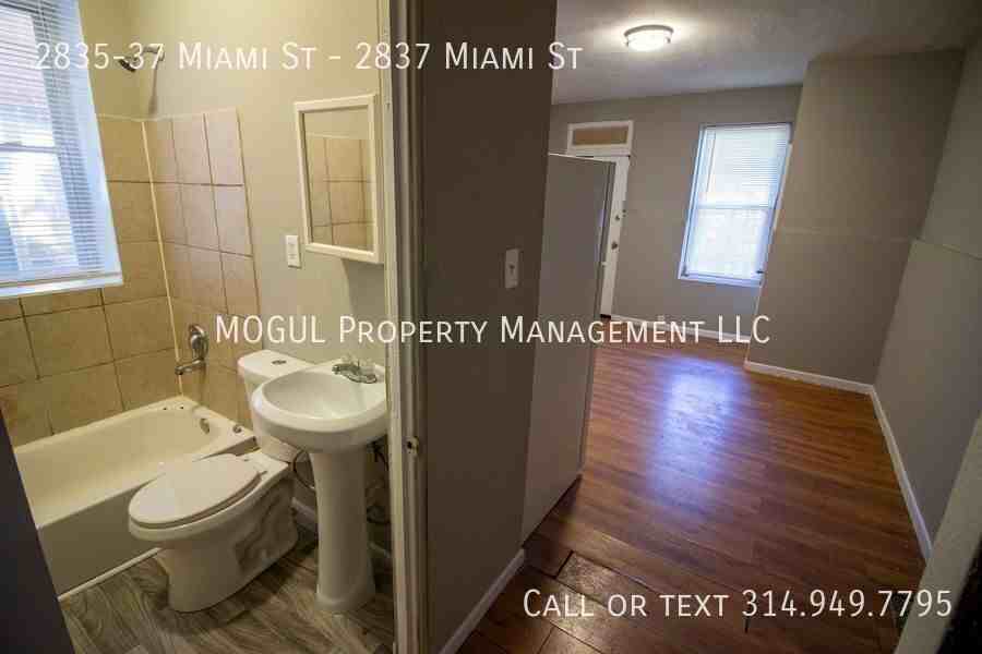 2835 Miami St - Photo 2 of 12