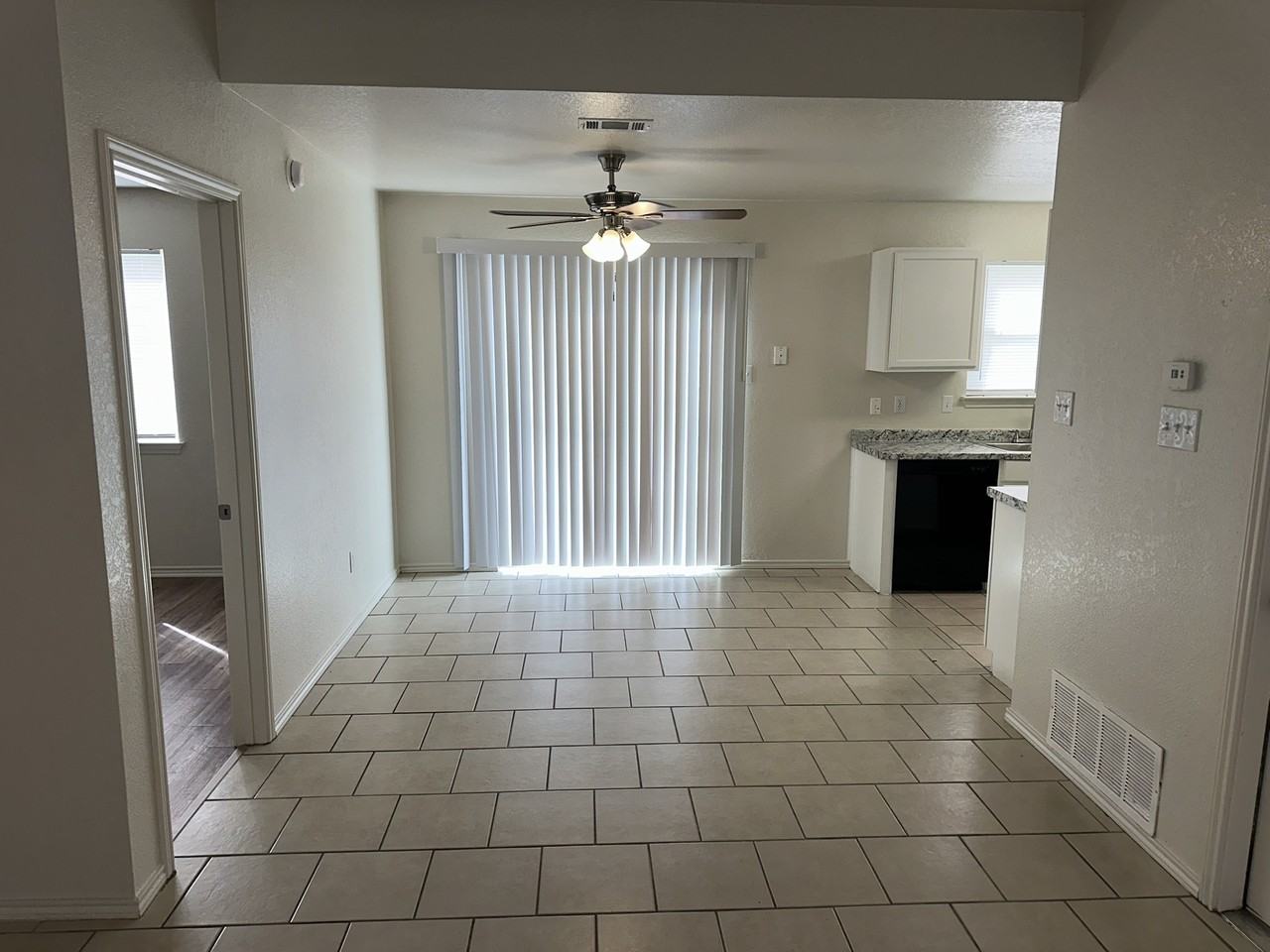 1503 East Calhoun Avenue - Photo 3 of 14