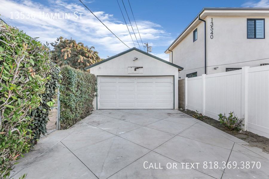 13536 Hamlin St - Photo 3 of 35