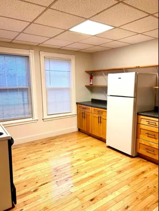 583 Washington Ave #2 - Photo 2 of 9