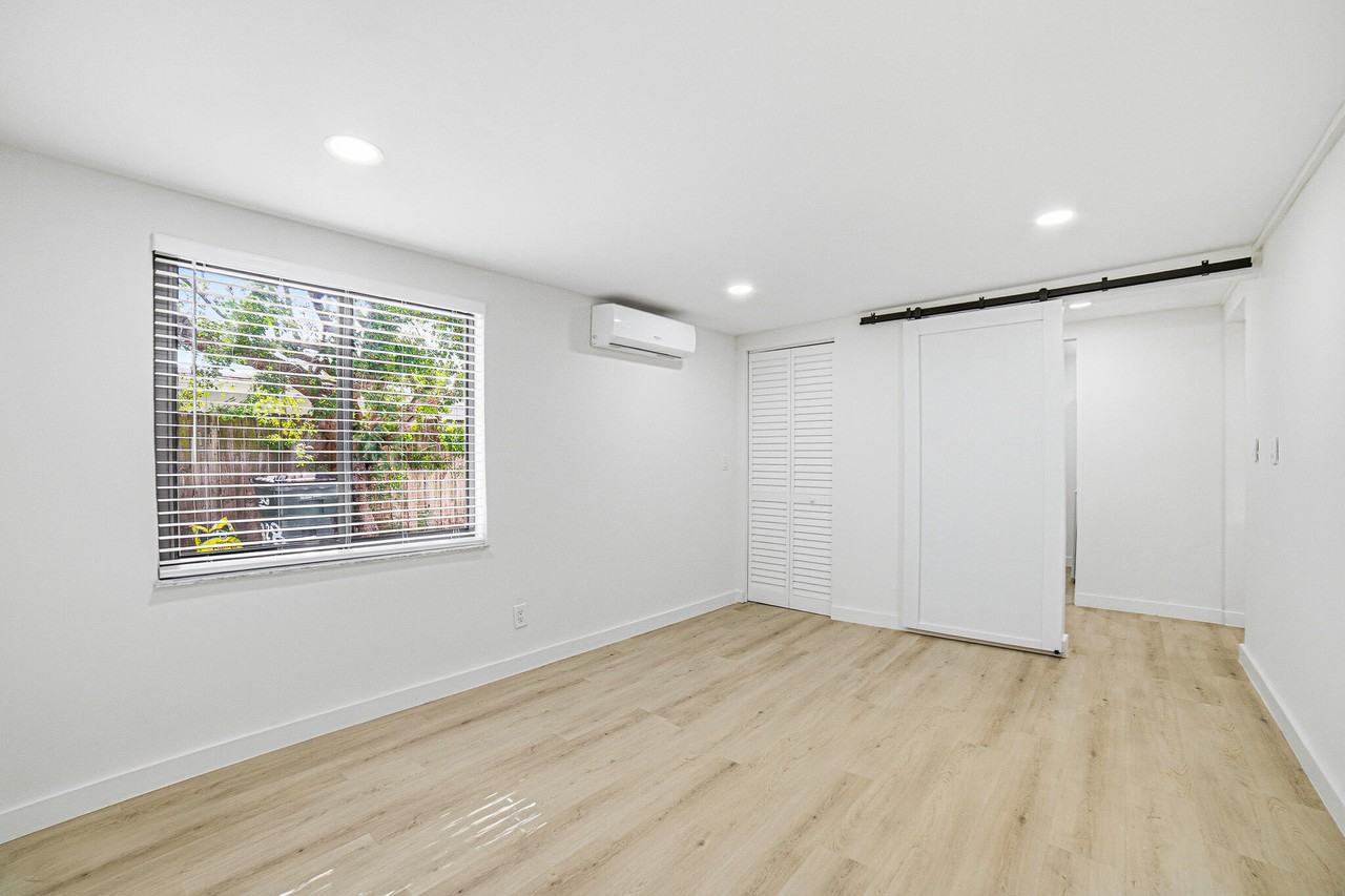 328 Sw 11th Ave #328 - Photo 3 of 25