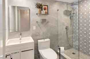 1625 Se 10th Ave - Photo 1 of 1