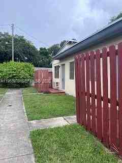 North Ct #12110D - Photo 3 of 4