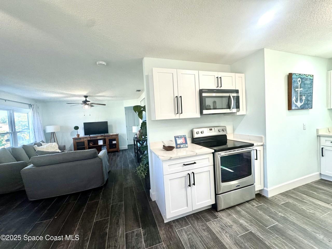 216 Ne 3rd St #216 - Photo 2 of 15