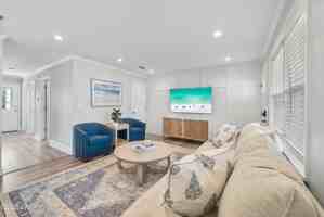 featured image of 121 Lakeside Cir #121A