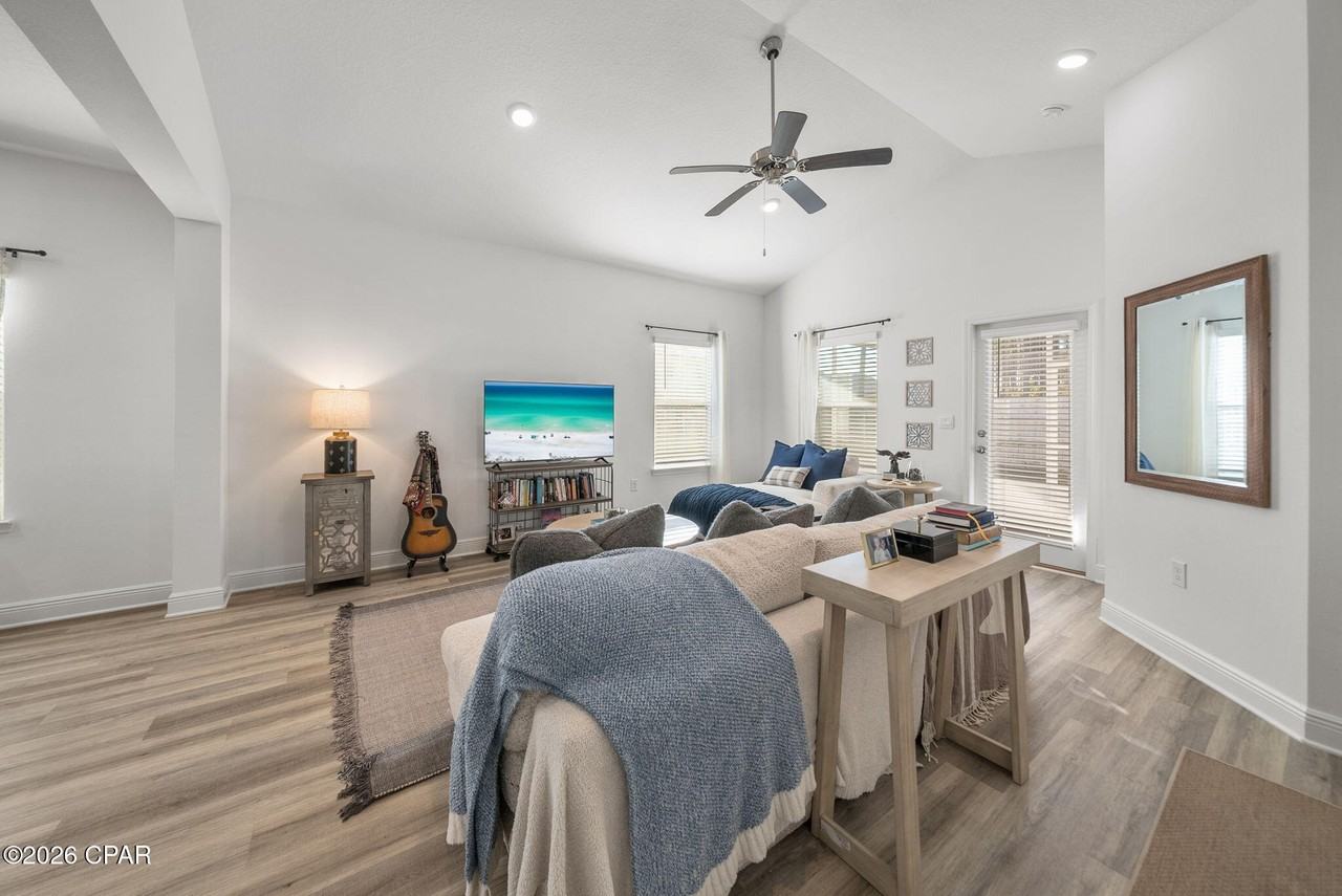 118 Butler Cv #118 - Photo 2 of 34