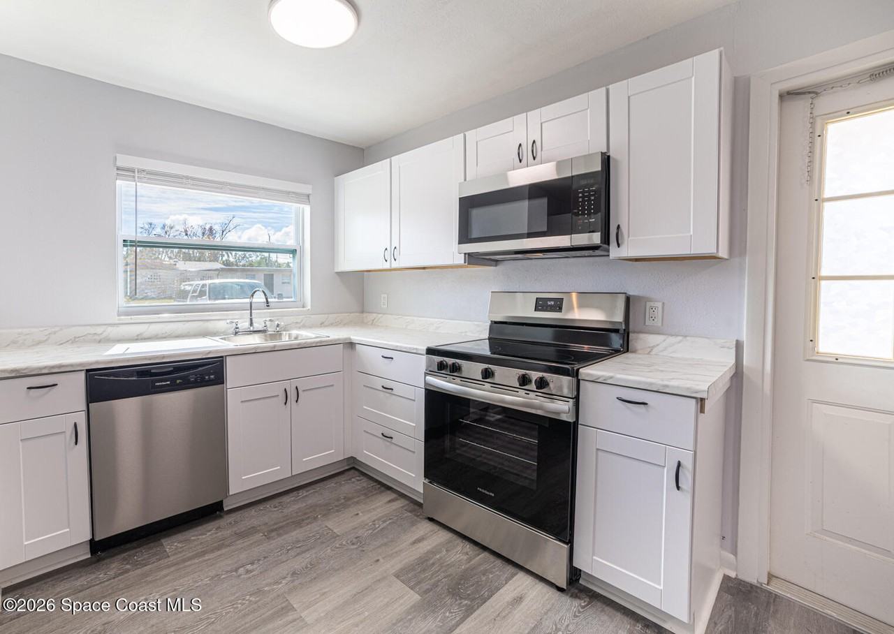 3332 Elder St #3332 - Photo 5 of 21