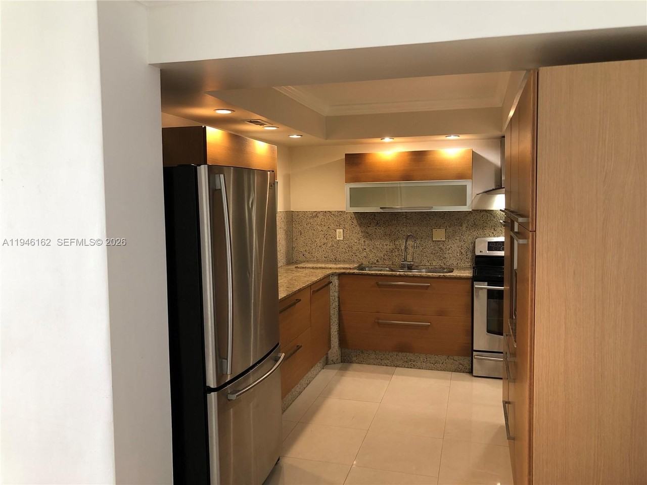 5555 Collins Ave #555514L - Photo 5 of 15