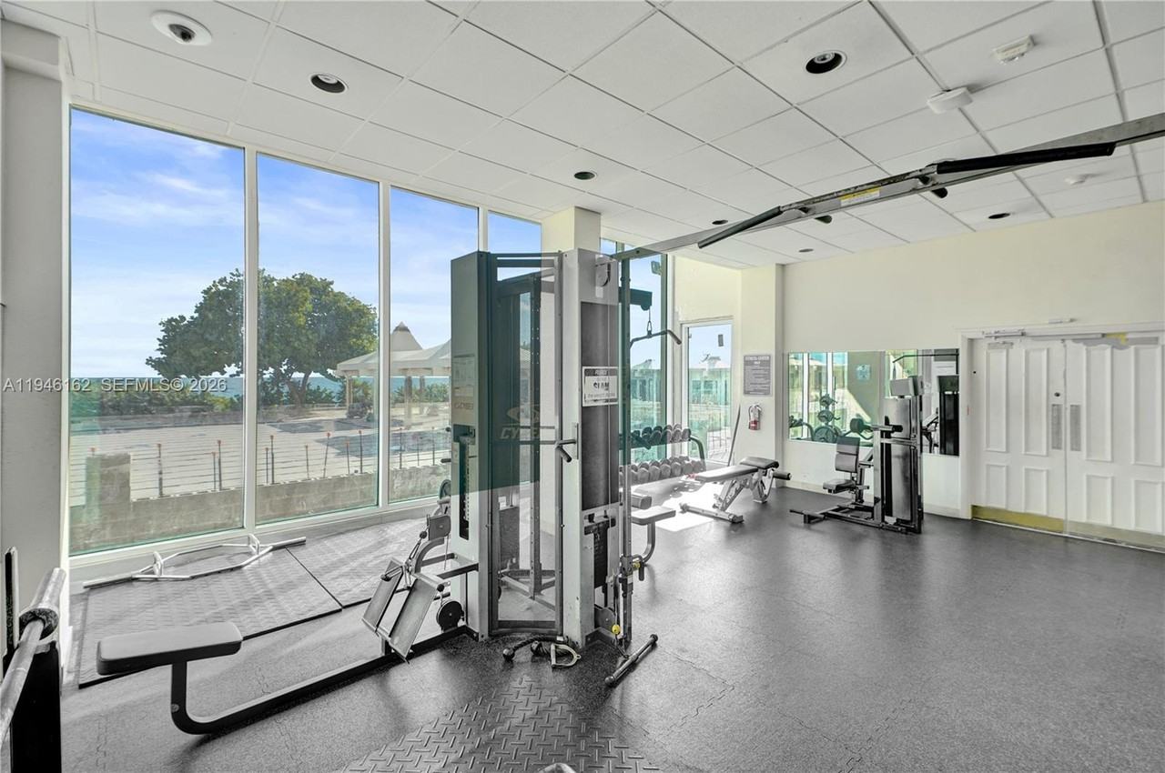 5555 Collins Ave #555514L - Photo 7 of 15