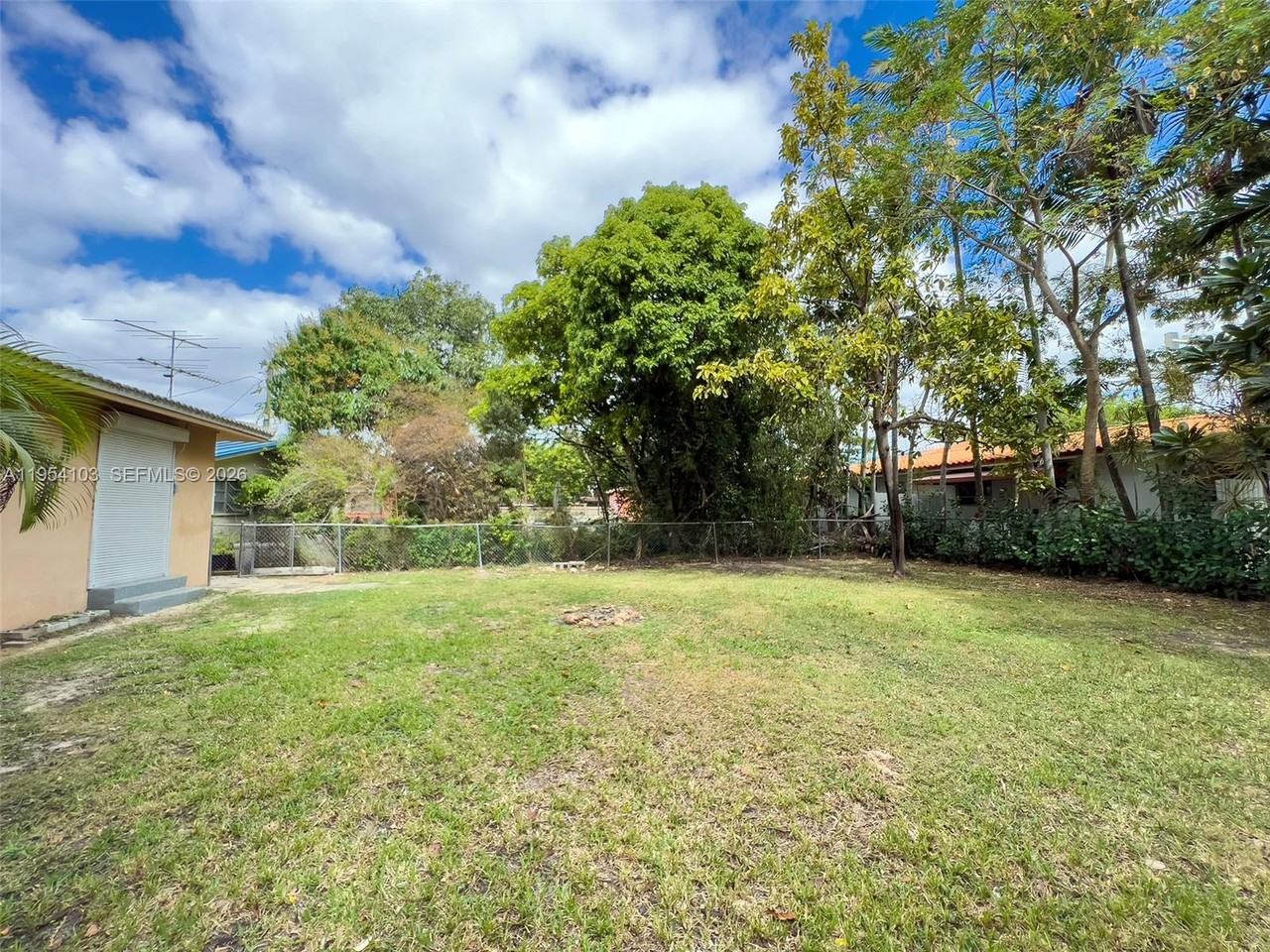 6295 Sw 33rd St #6295 - Photo 7 of 13