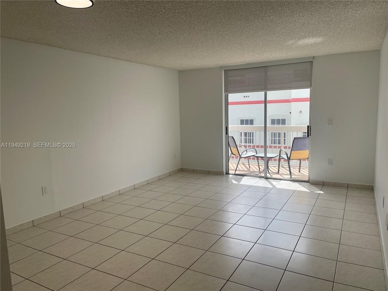 3588 Collins Ave #3588-404 - Photo 6 of 9