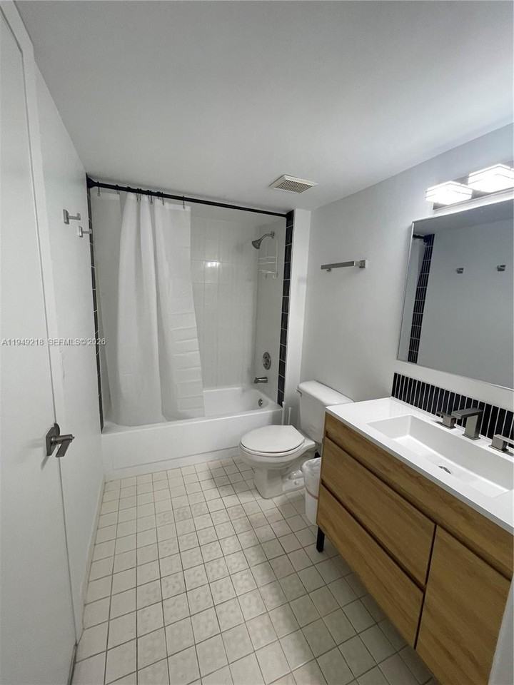 3588 Collins Ave #3588-404 - Photo 7 of 9