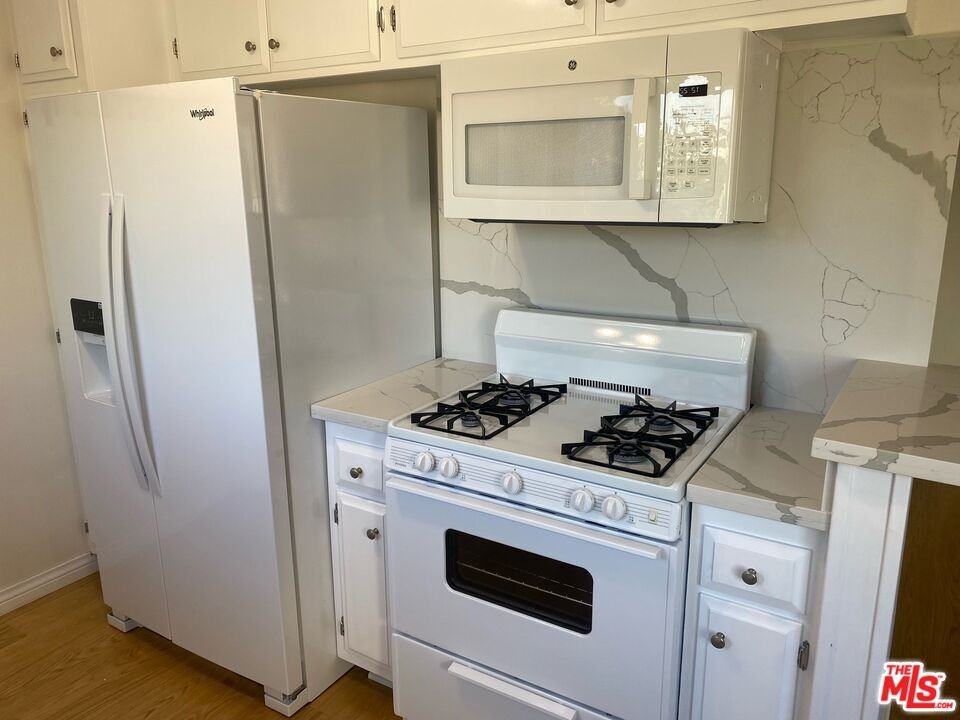 2423 4th St #2423-5 - Photo 5 of 23