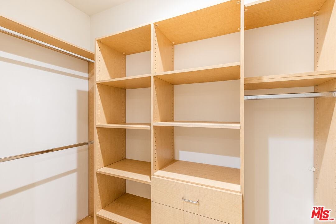 Undisclosed Address #2347-101 - Photo 5 of 21