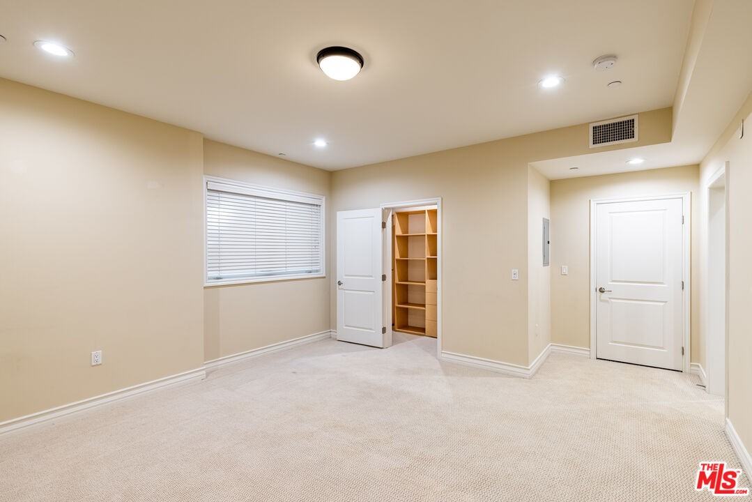 Undisclosed Address #2347-101 - Photo 6 of 21