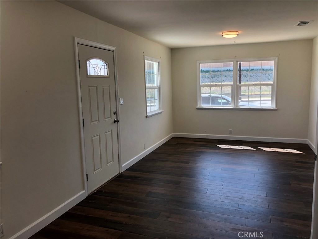 2640 N Frederic St #2640 - Photo 5 of 10