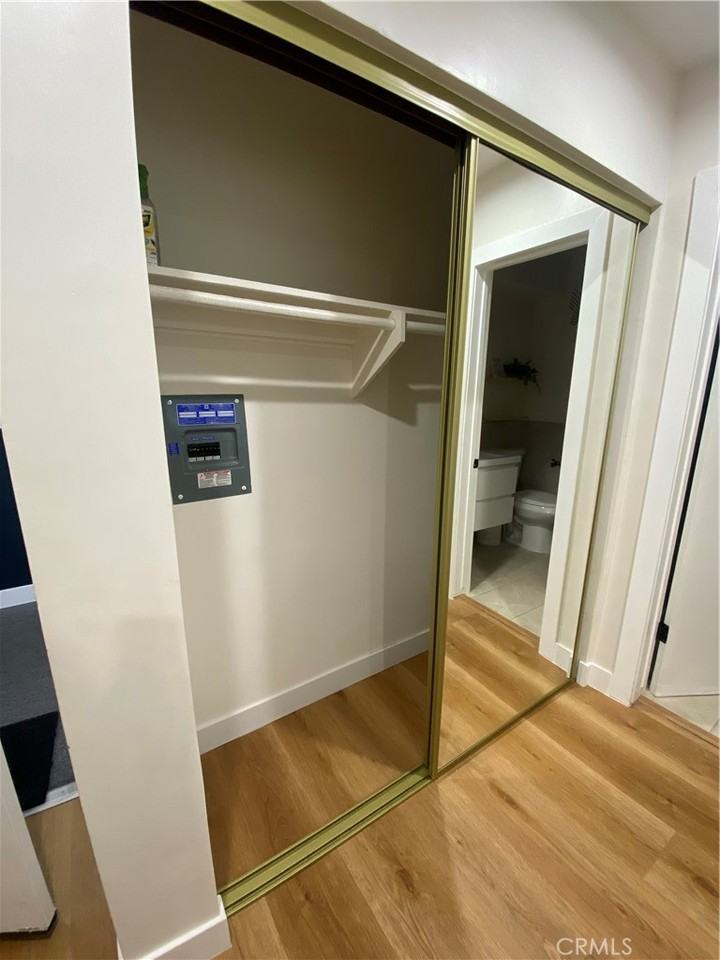 827 S Manhattan Pl #827-205 - Photo 7 of 9