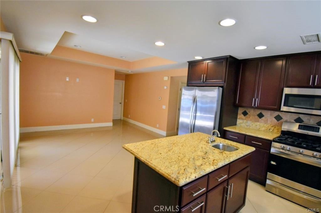 622 S Parton St #622 - Photo 2 of 8