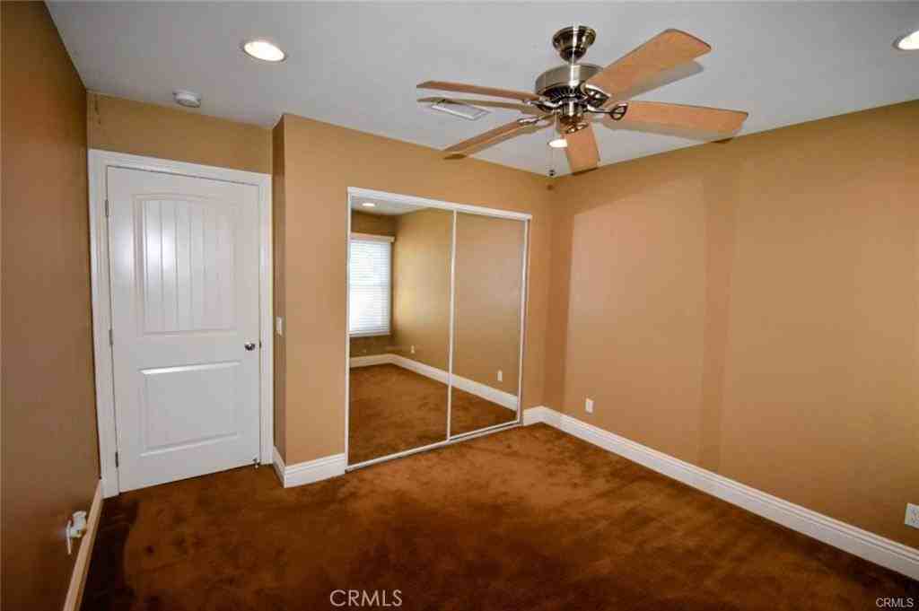 622 S Parton St #622 - Photo 5 of 8