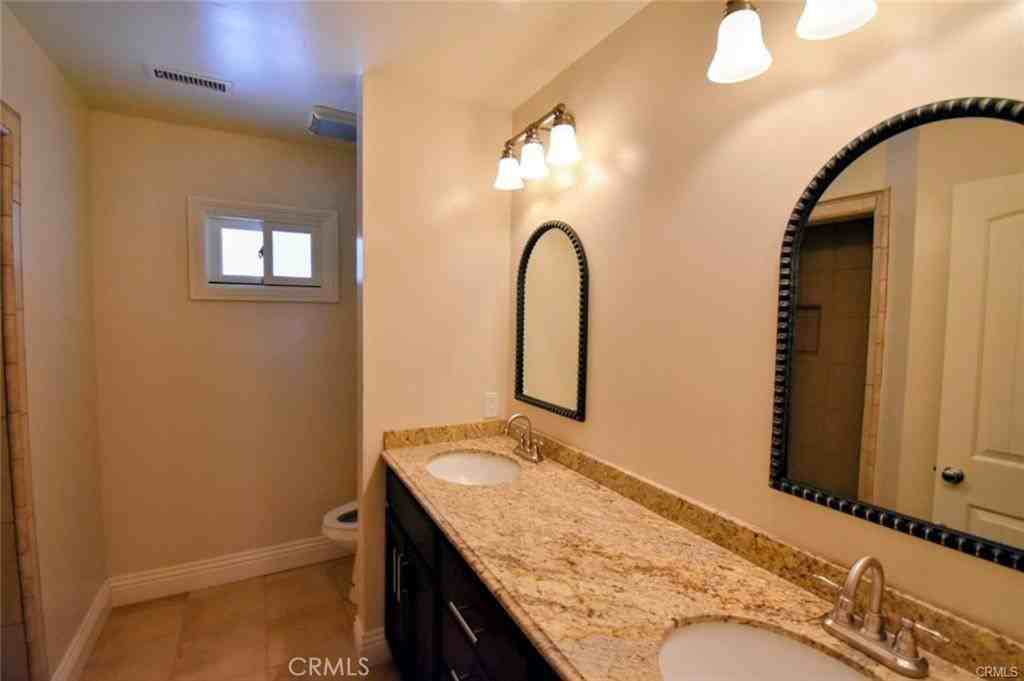 622 S Parton St #622 - Photo 7 of 8