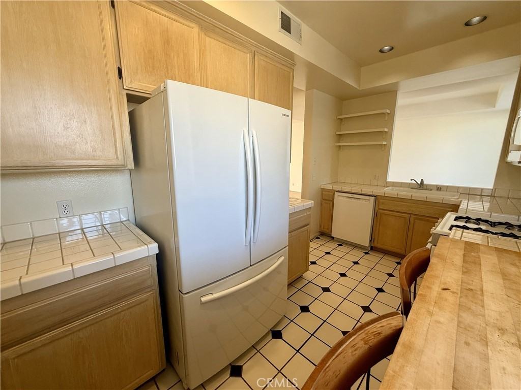 1937 Euclid St #1937 - Photo 7 of 13