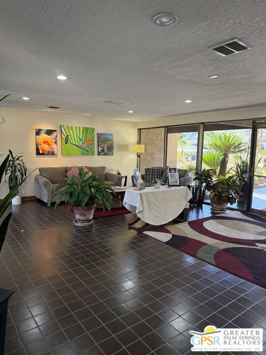 293 Juniper Dr #293 - Photo 4 of 20