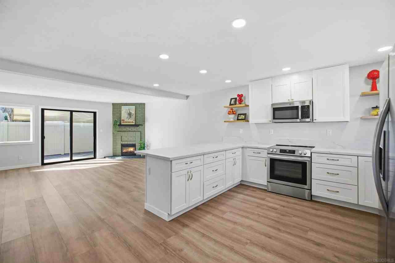 12650 Lakeshore Dr #12650-167 - Photo 5 of 50