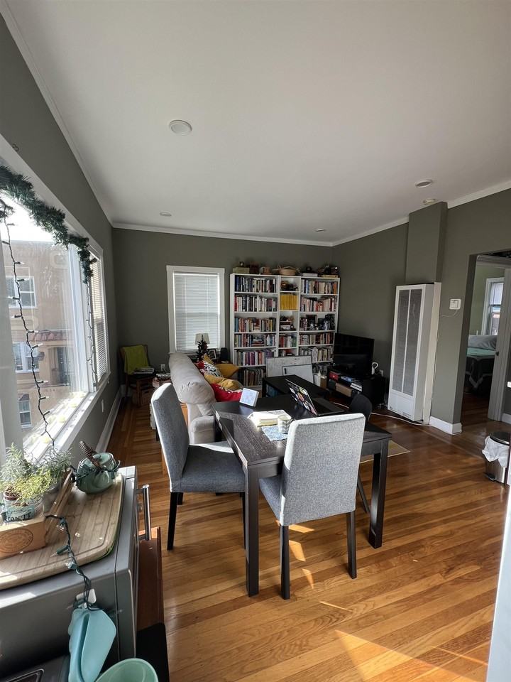 1528 Milvia St #1528 - Photo 5 of 14