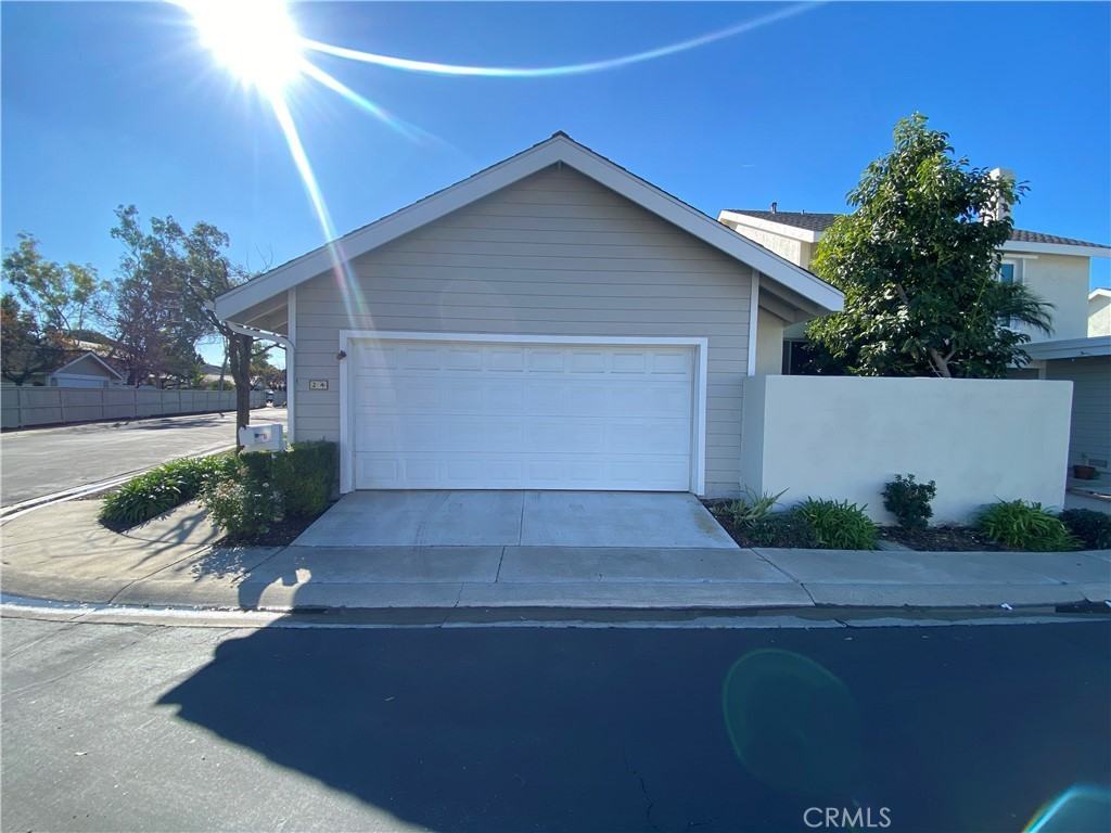 24 Woodpine Dr #24 - Photo 2 of 29